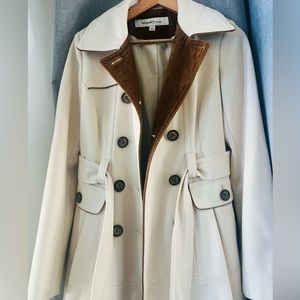 Gorgeous warm Laundry  trench coat jacket